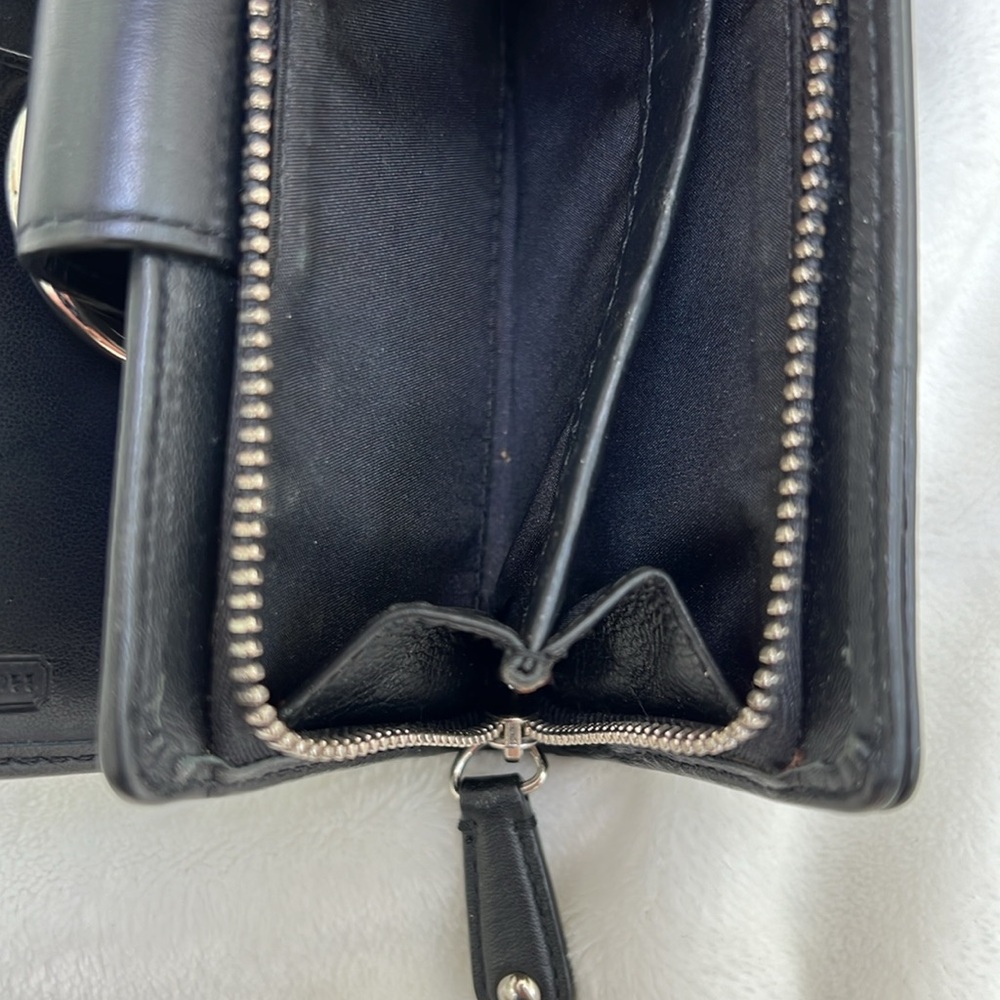 COPY - Vintage Coach Black Wallet with Silver Buckle - Picture 7 of 16